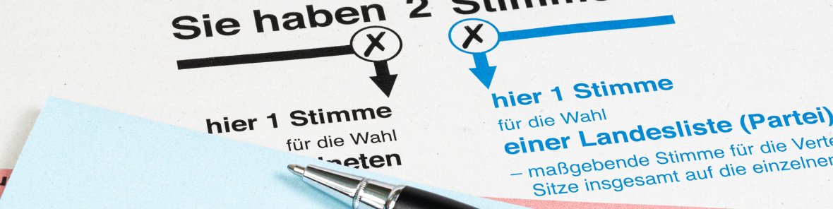 ballot card and vote-by-mail envelope for the federal election in Germany 2021