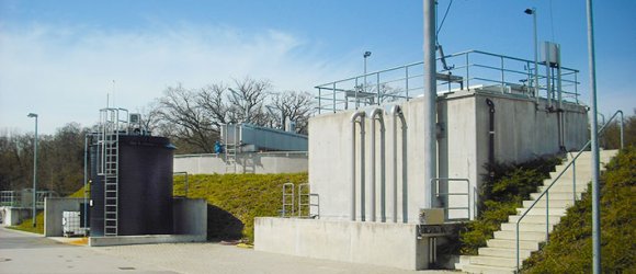 Zwischenpumpwerk auf der Kläranlage in Schwegenheim Nahaufnahme